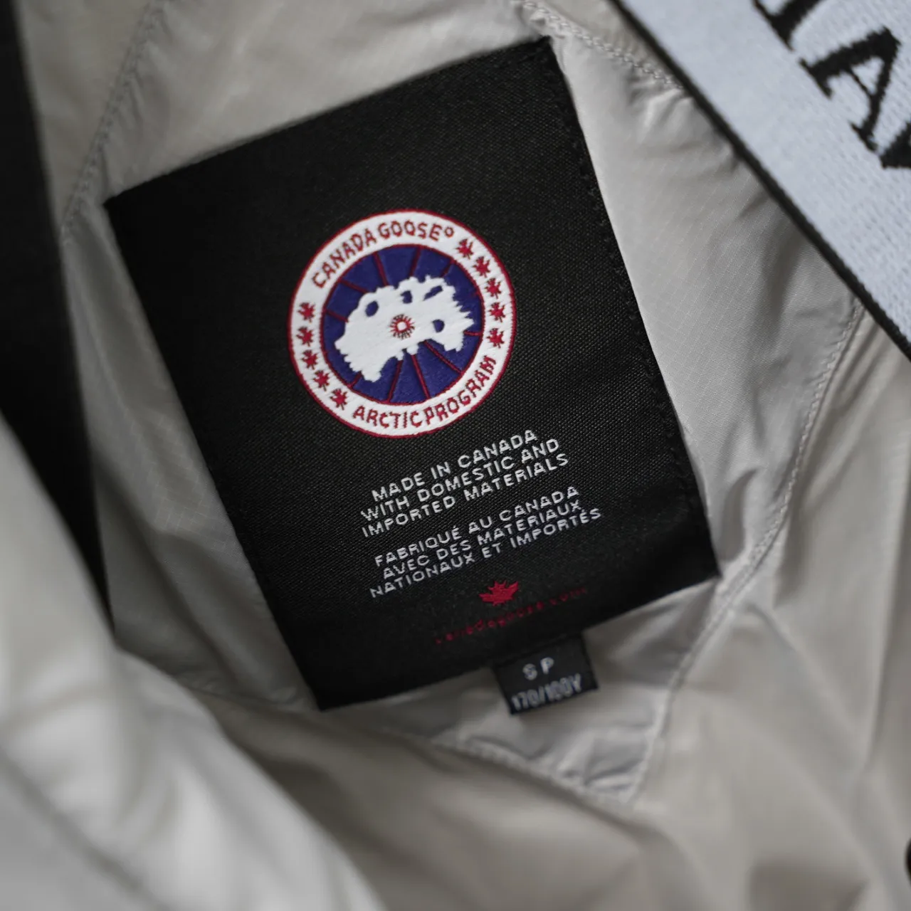 P740 CANADA GOOSE丨Canada Goose 2252 Puff Hooded Down Jacket Color: Gray White Black Label Size: XS-XXL